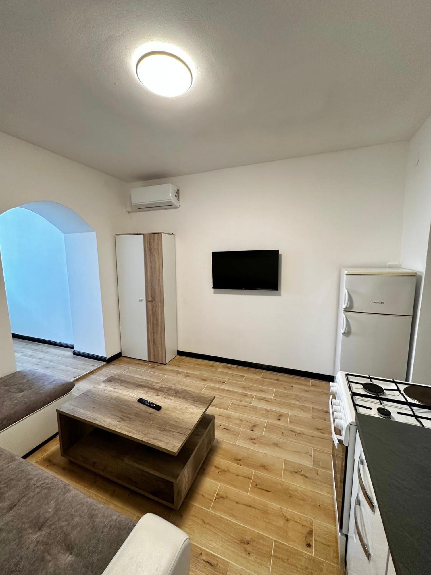 Crolivia Apartments Near Arena, Center Of プーラ エクステリア 写真