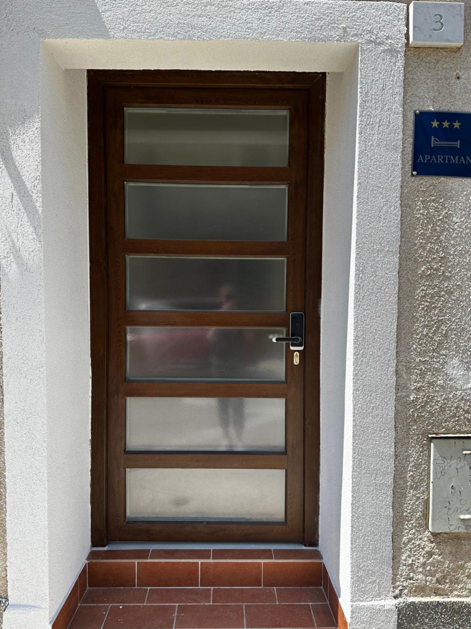 Crolivia Apartments Near Arena, Center Of プーラ エクステリア 写真