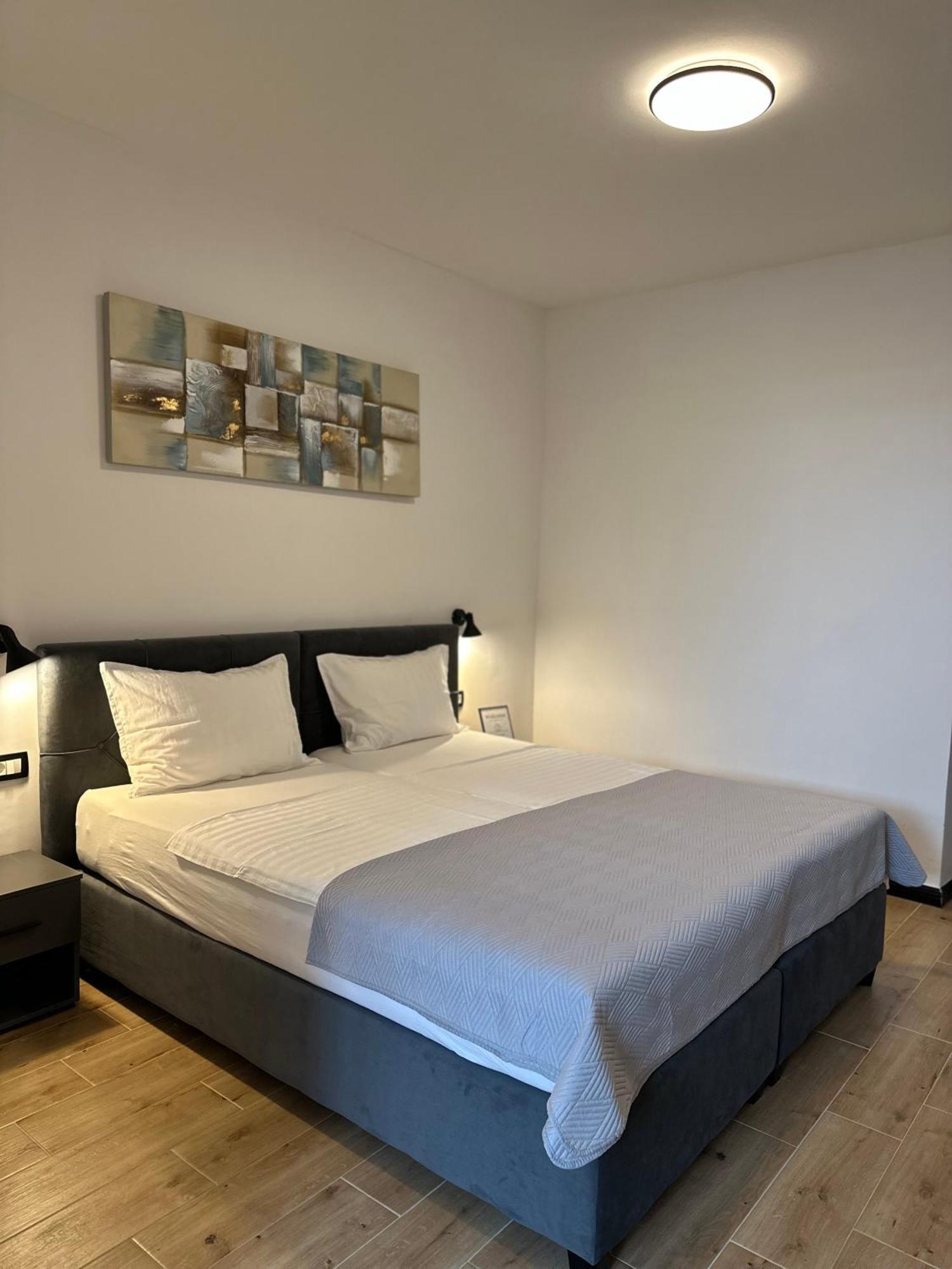 Crolivia Apartments Near Arena, Center Of プーラ エクステリア 写真